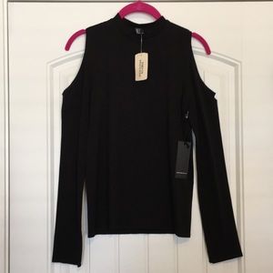 Forever21 black top.